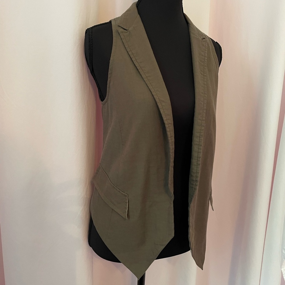 Zara Olive Green Sleeveless Vest